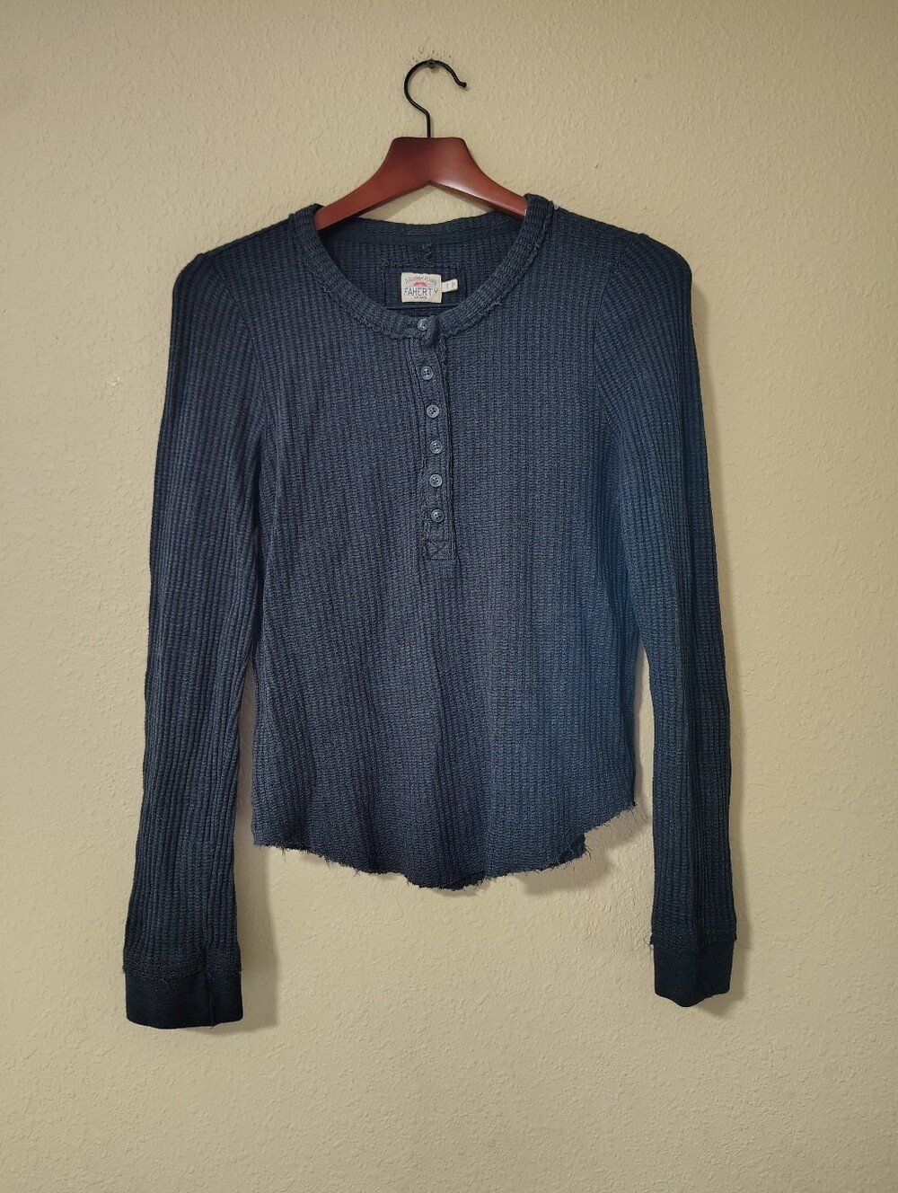 Faherty Women's Legend Apres Waffle Knit Henley Top Size M Neutral Lightweight